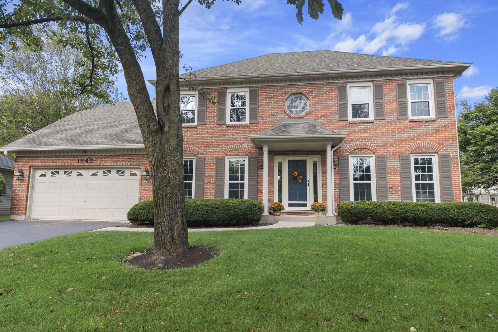 Property Photo: 1845 Syracuse Road IL 60565