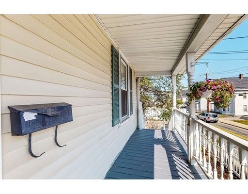 Property Photo:  11 Lake Ave 11  MA 01801 