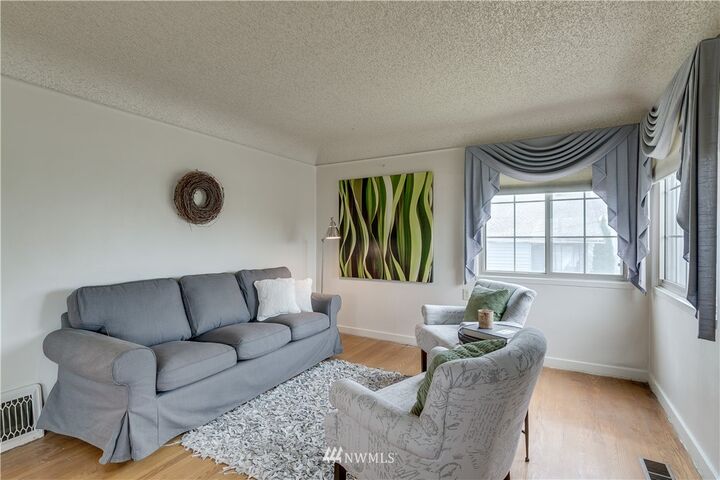 Property Photo:  4103 SW 100th Street  WA 98146 