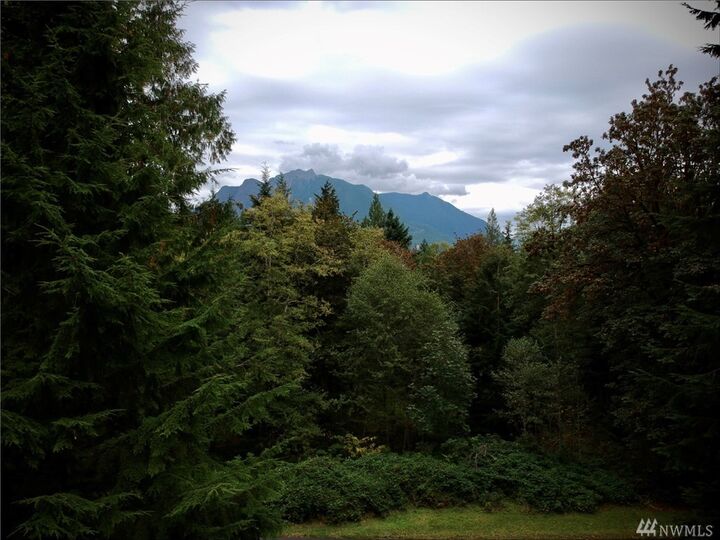Property Photo:  137 Xx 409th Ave SE  WA 98045 