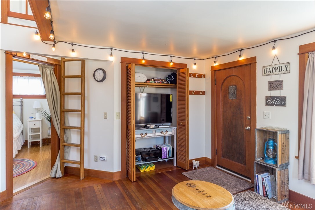 Property Photo: 3050 Hendricks WA 98368