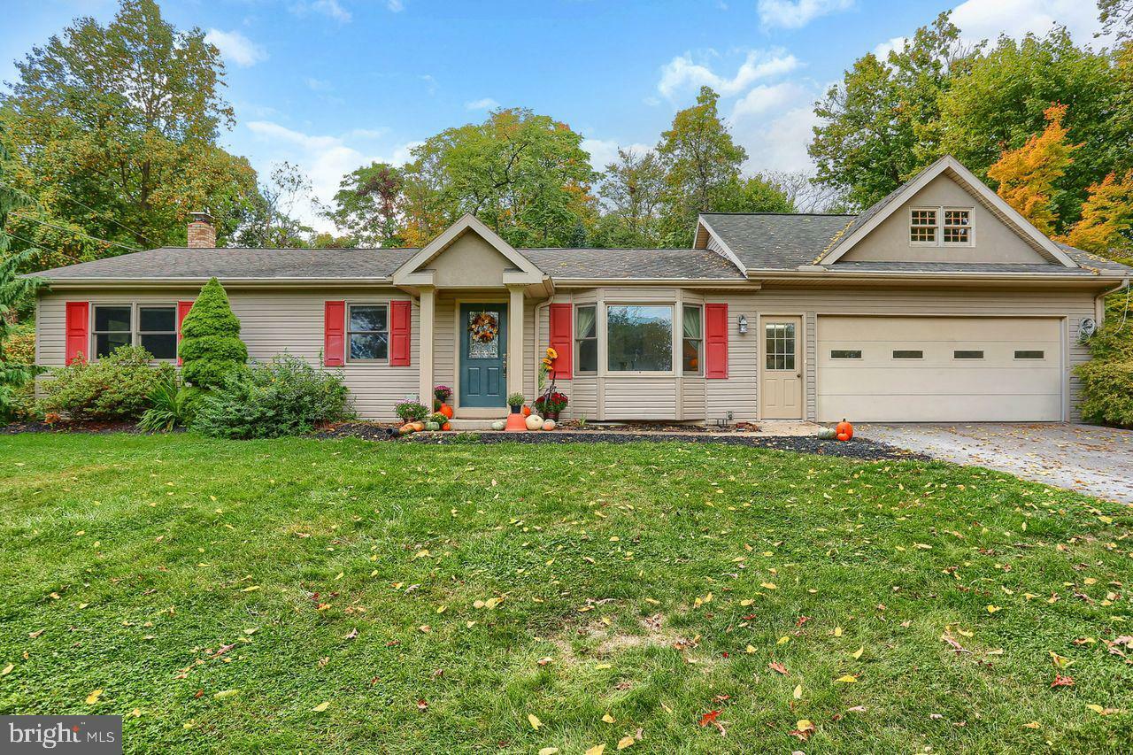 Property Photo:  428 Mumper Lane  PA 17019 