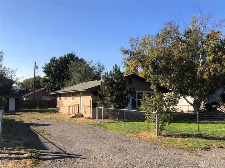 908 W 6th Ave  Ellensburg WA 98926 photo