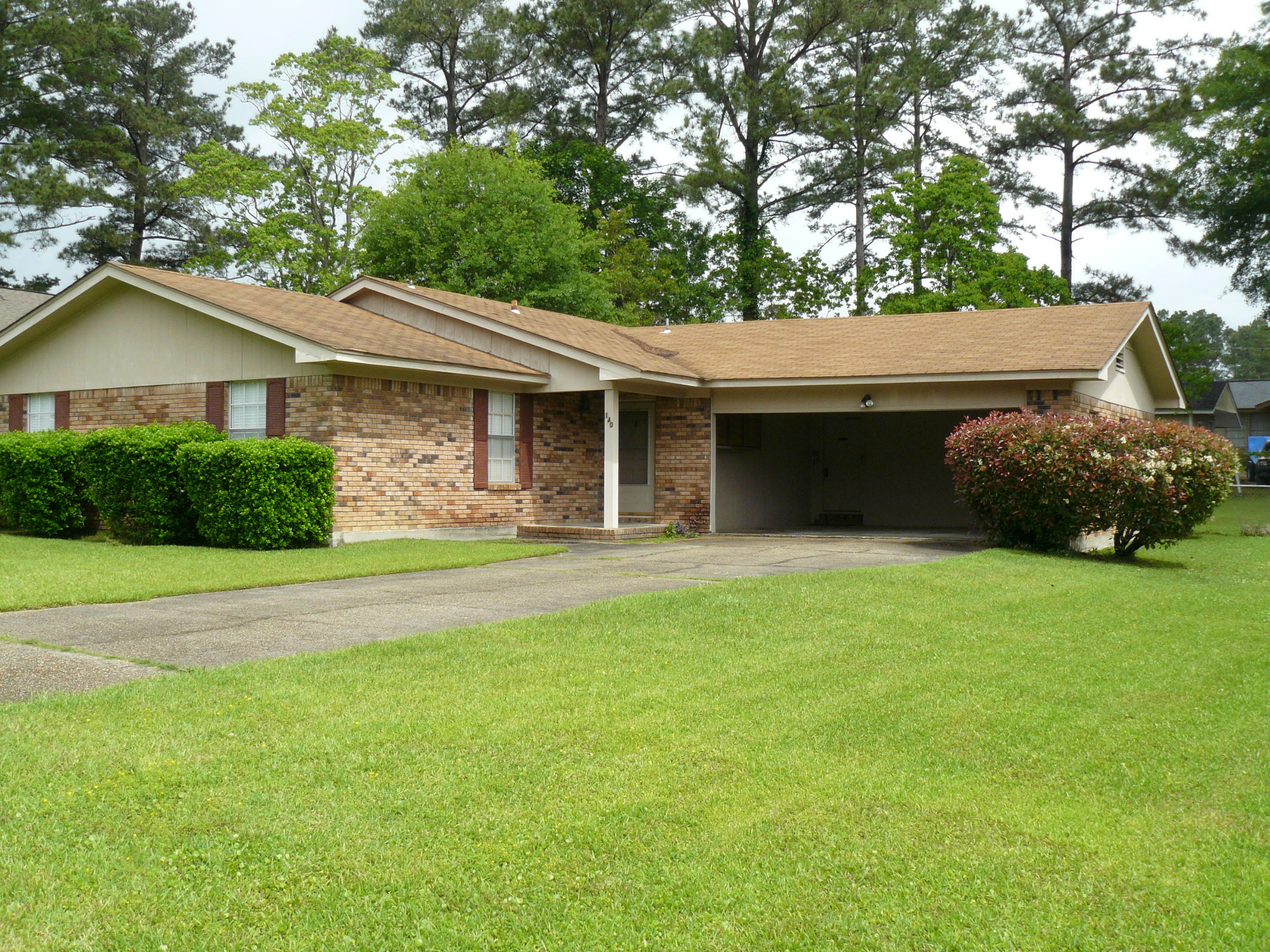 Property Photo:  140 Northwest Cir.  MS 39401 