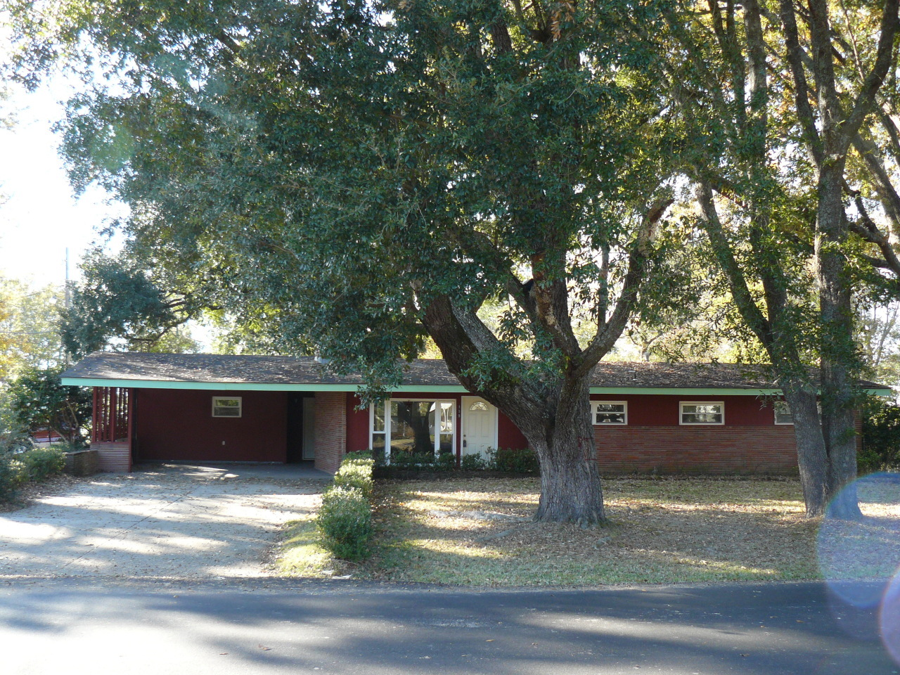 Property Photo:  119 Lamar Ave.  MS 39402 