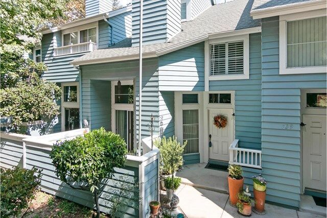 Property Photo:  733 Balfe Street  CA 93003 