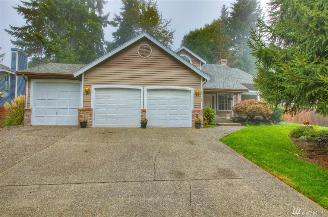 Property Photo: 20405 109th St Ct E WA 98391
