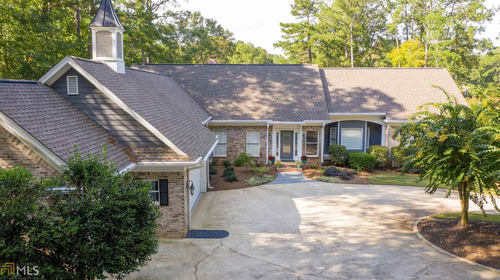 Property Photo: 1001 Pinehurst Dr GA 30642