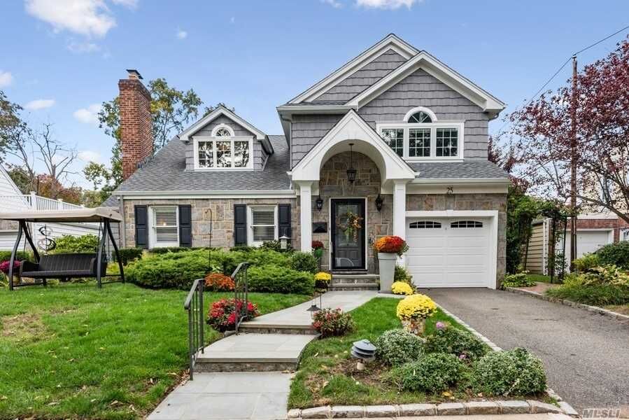 Property Photo:  25 Magnolia Drive  NY 11040 