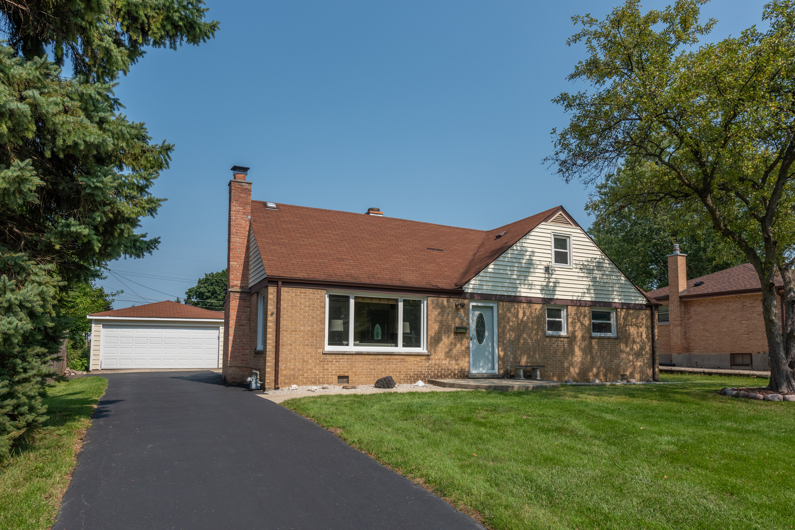 Property Photo:  324 Orchard Terrace  IL 60172 