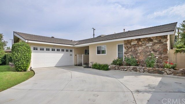 Property Photo: 2633 Oakmont Avenue CA 92705