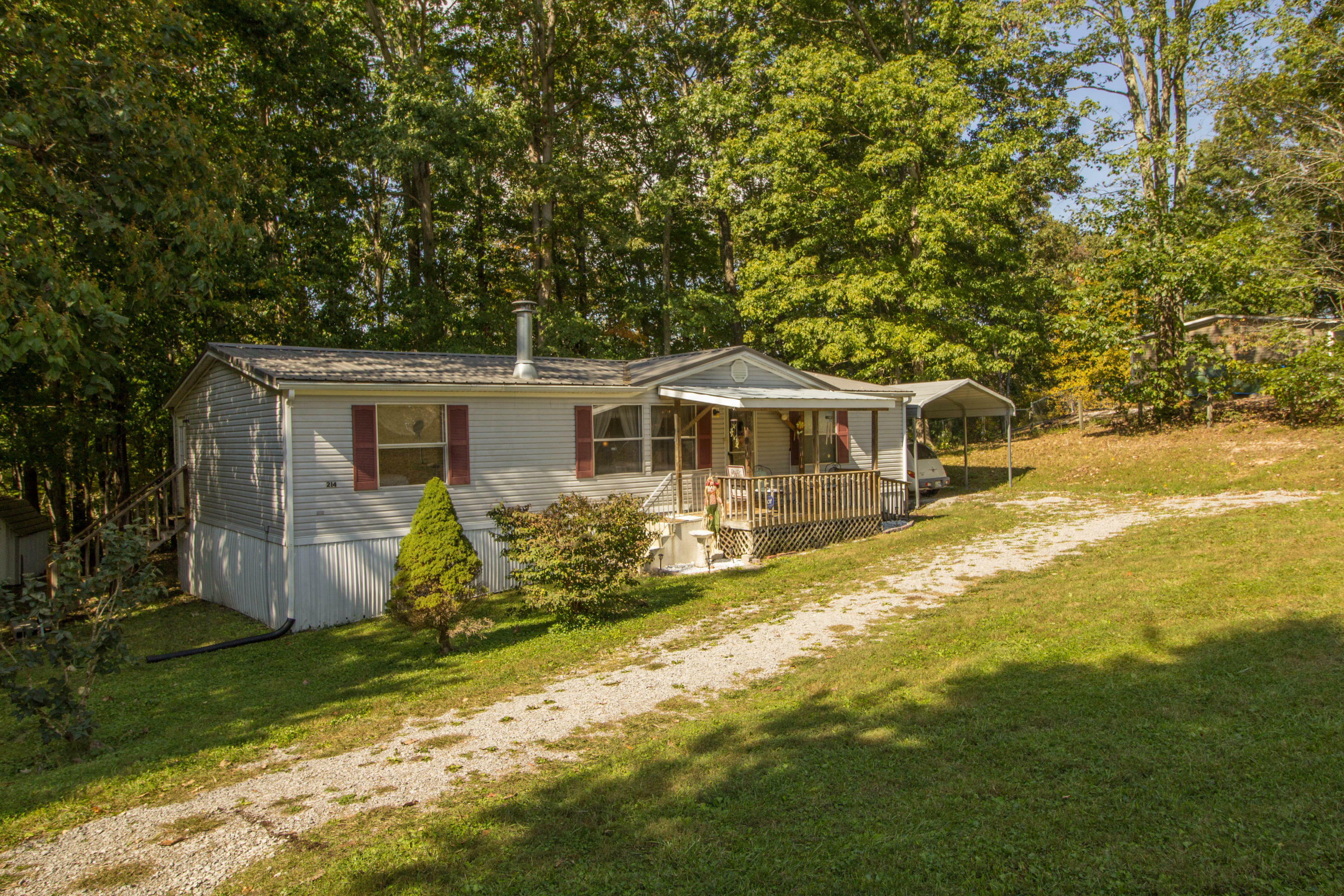 Property Photo:  214 Crestview Ln  TN 37757 