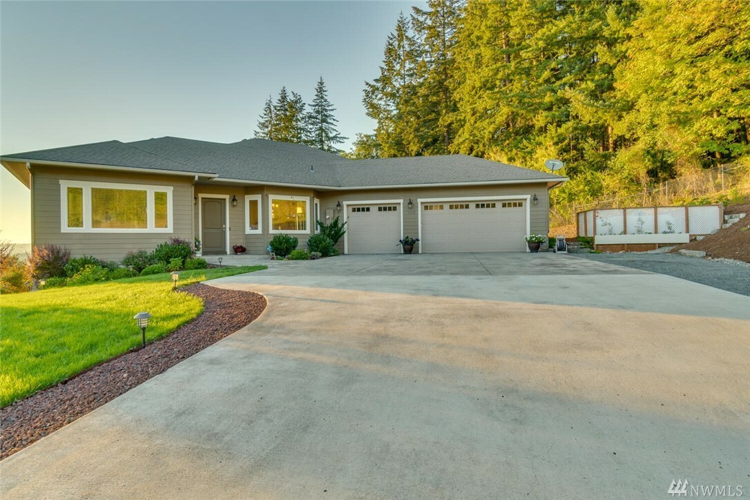 Property Photo:  159 Cedar Falls Dr  WA 98626 