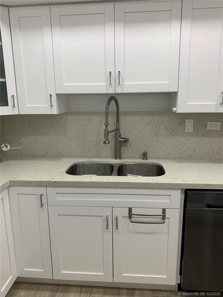 Property Photo:  20225 NE 34th Ct 1016  FL 33180 