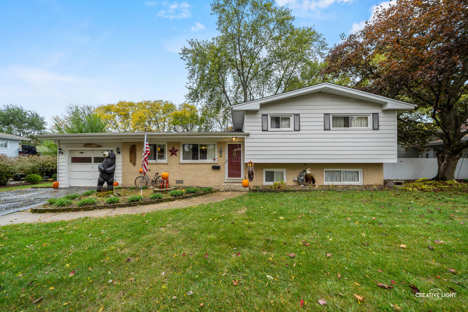 Property Photo: 518 S 7th Street IL 60118
