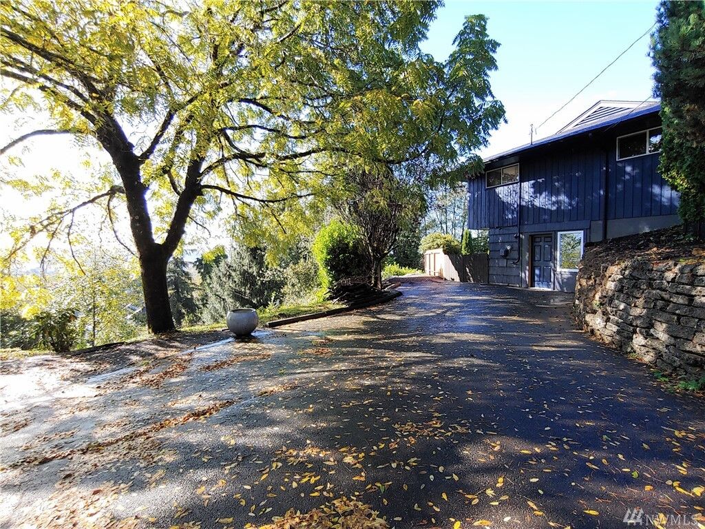 Property Photo: 1801 Earl St WA 98520