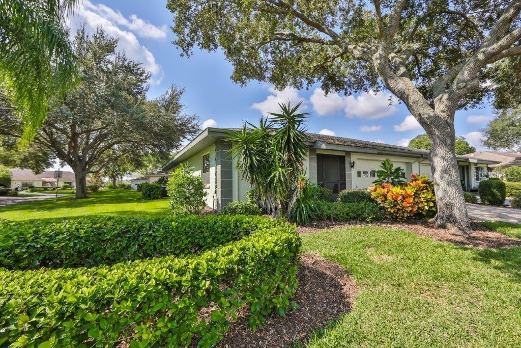 Property Photo:  2523 Larkin Drive  FL 33573 