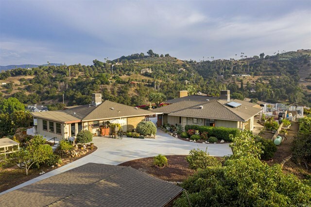 Property Photo: 3846 Foxglove Lane CA 92028