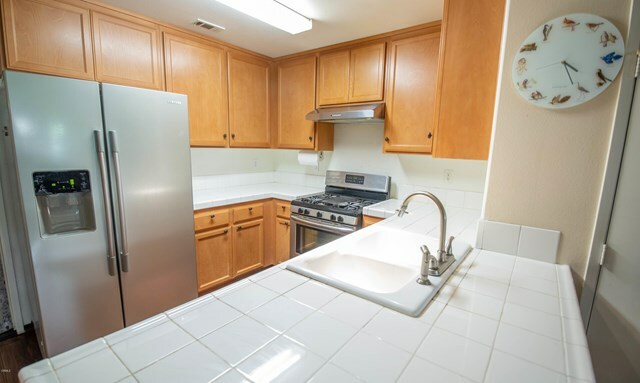 Property Photo:  252 E 7th Street  CA 93030 