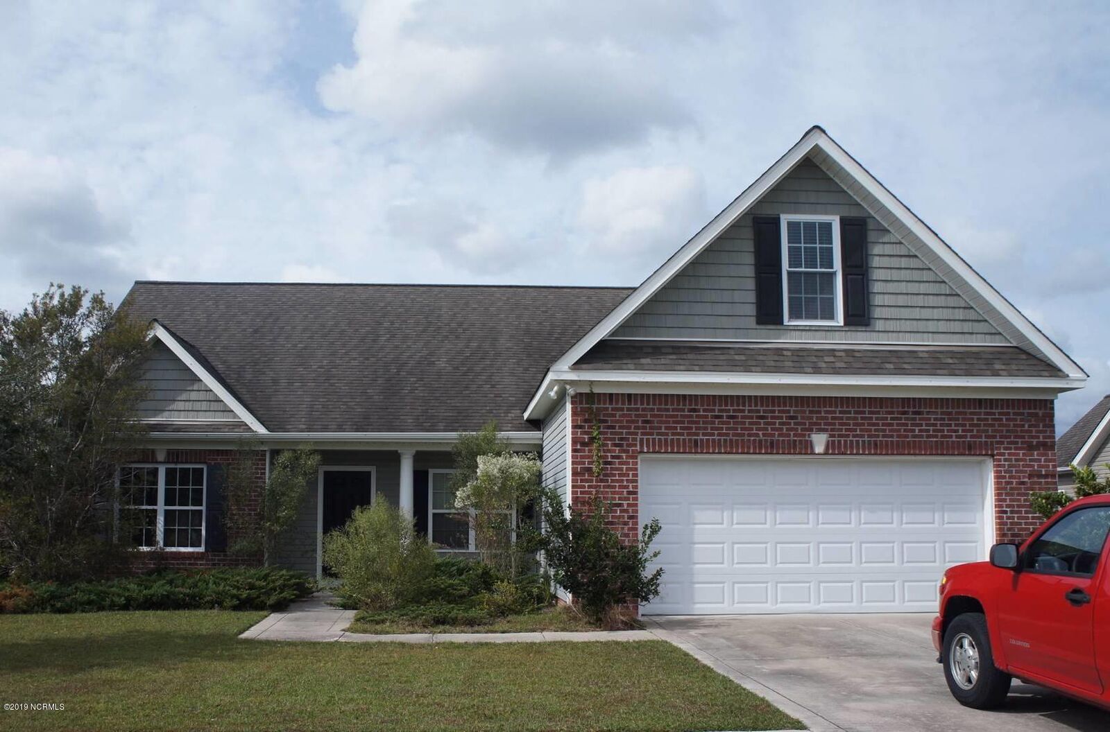 Property Photo:  211 Emerald Ridge Road  NC 28546 