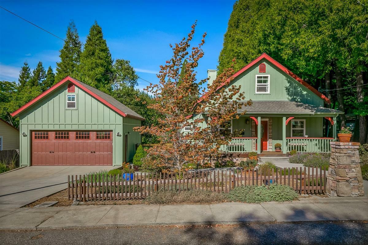 Property Photo: 520 Linden Avenue CA 95945