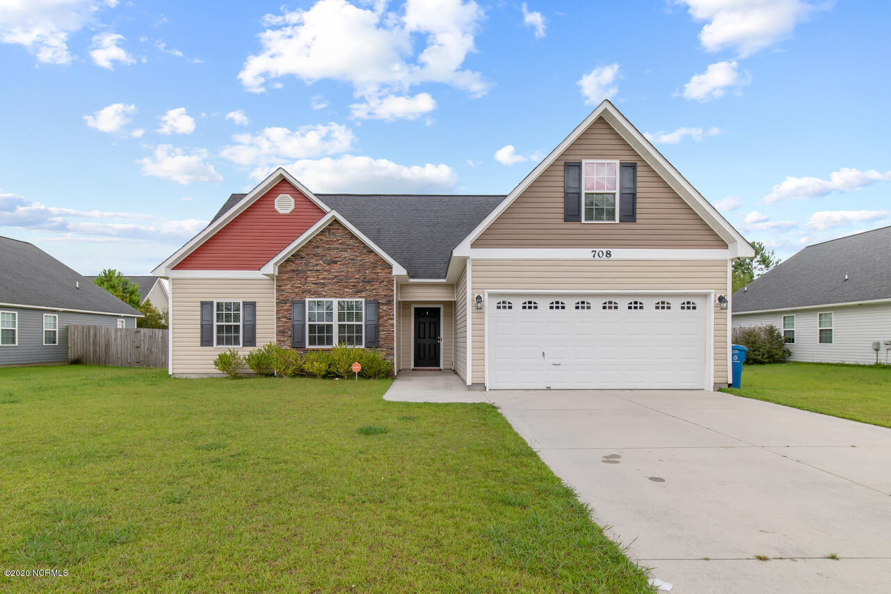 Property Photo:  708 Savannah Drive  NC 28546 