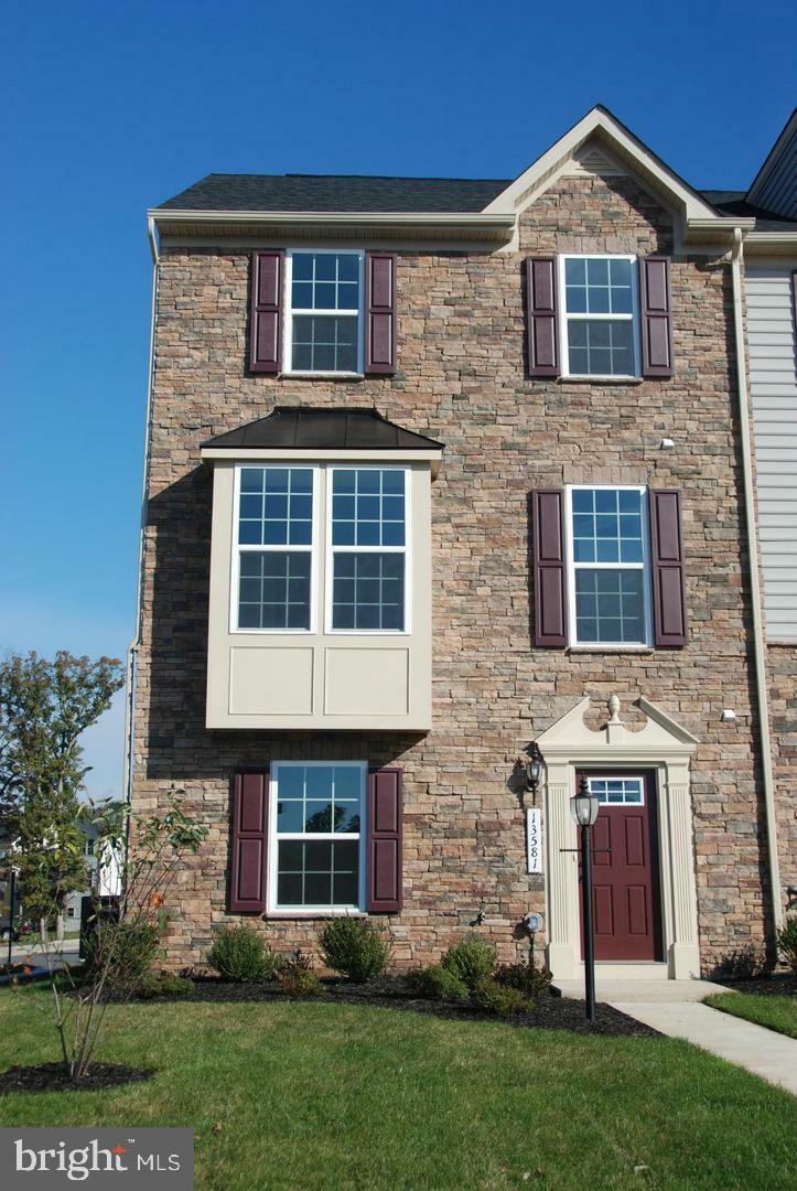 Property Photo: 13581 Handel Place VA 20155