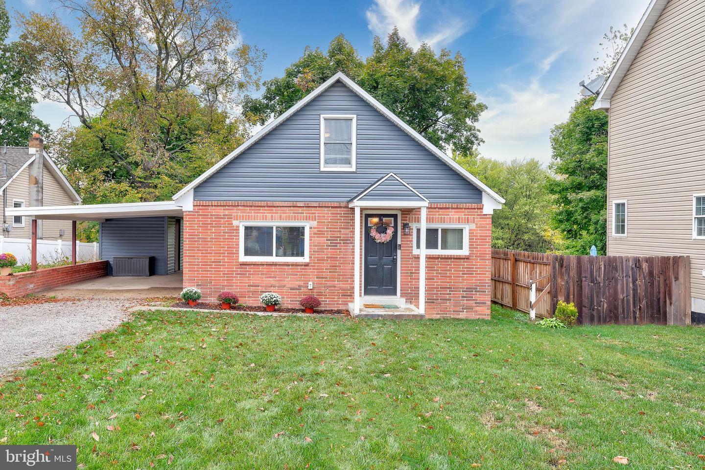 Property Photo:  114 Willow Mill Park Road  PA 17050 