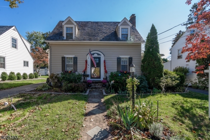 Property Photo:  484 Barrymore St  NJ 08865 