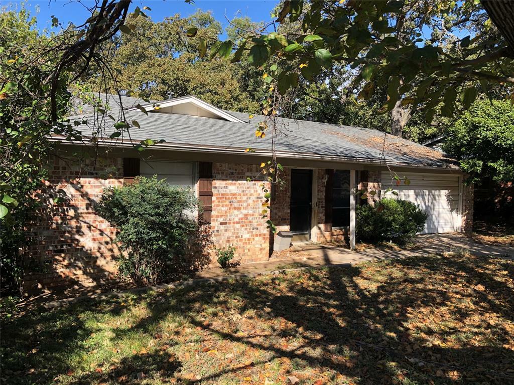 Property Photo:  1820 Warren Lane Avenue  TX 76112 