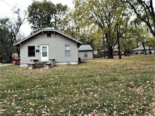 Property Photo: 319 N Pine Street KS 66061