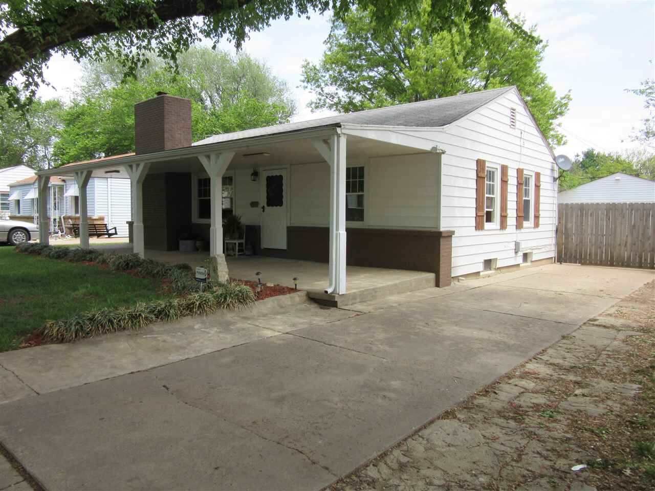 Property Photo: 814 N Kokomo Ave KS 67037