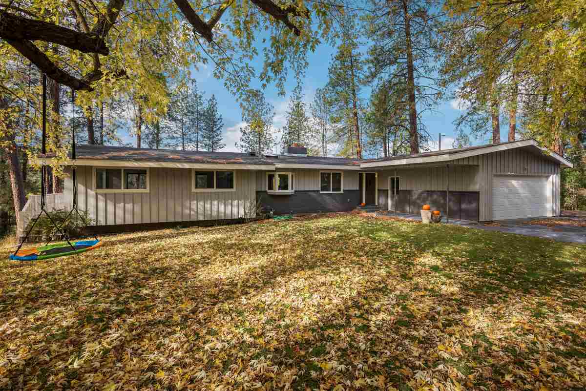 Property Photo:  17819 N Palomino Rd  WA 99005 