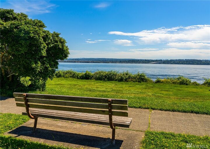 Property Photo:  4221 E Lynn St  WA 98112 