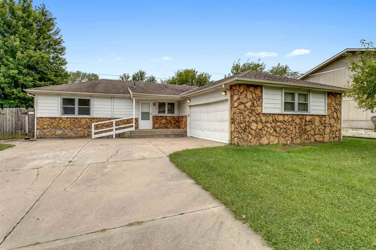 Property Photo:  419 E Birchwood Rd  KS 67037 