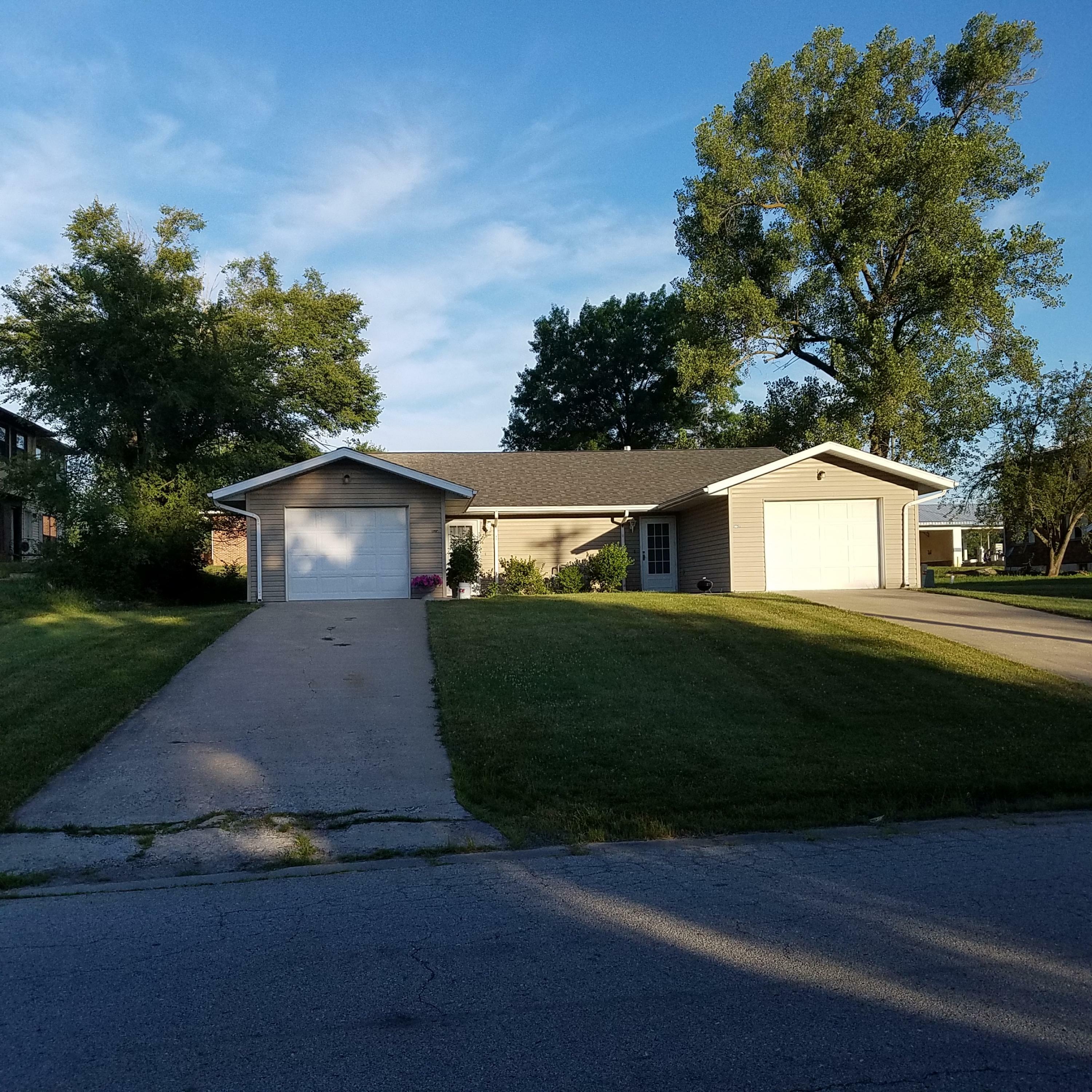 Property Photo:  2515 2517 Miller St  MO 65251 