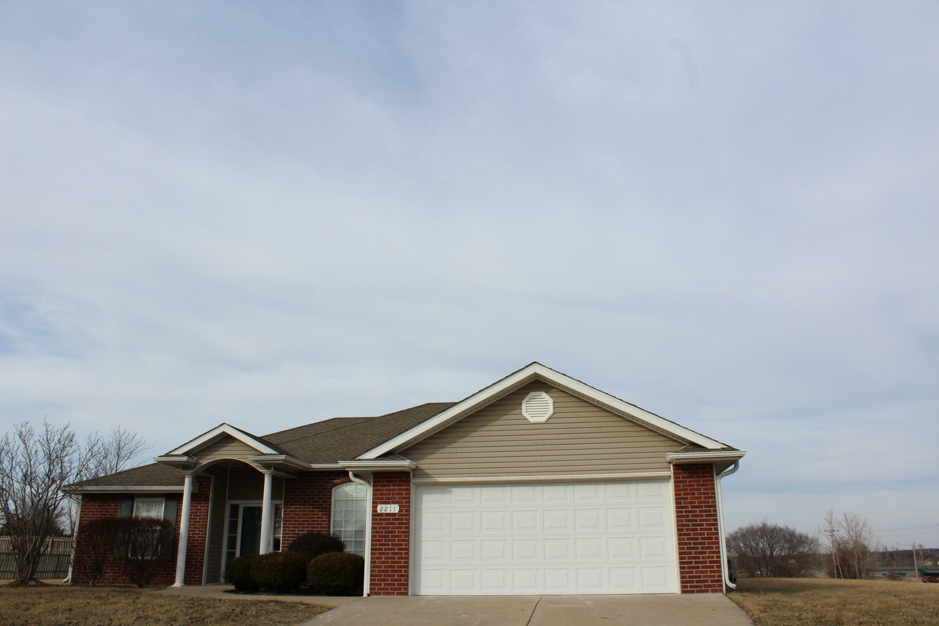 Property Photo:  2211 Faulkner Ct  MO 65202 