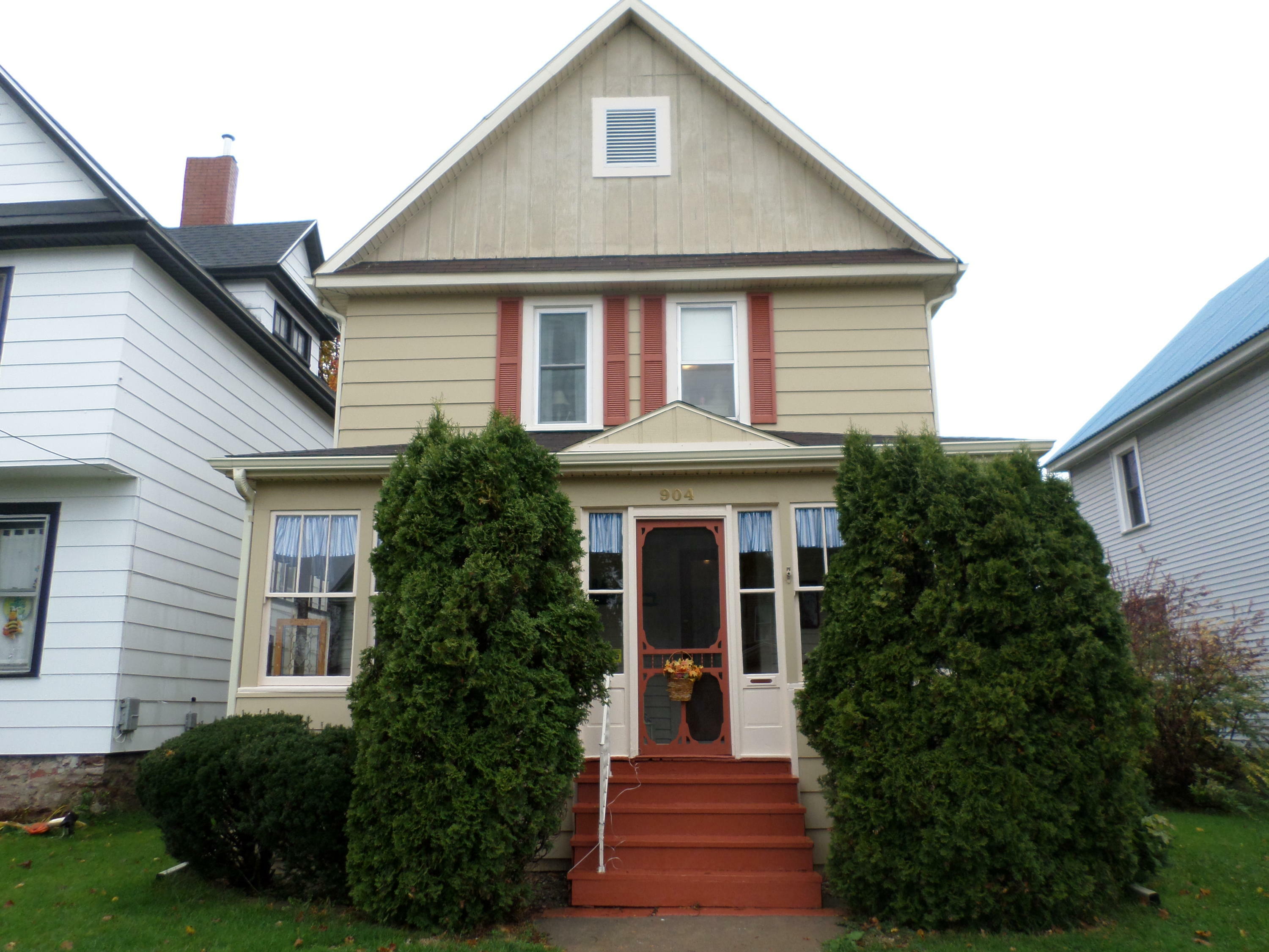 Property Photo:  904 Bingham Ave  MI 49783 