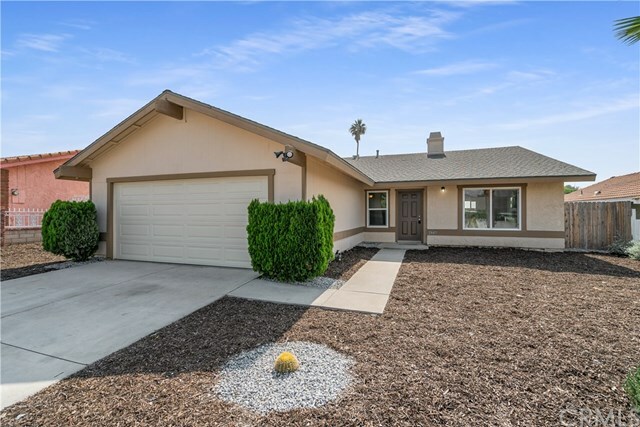 Property Photo:  24417 Moonraker Lane  CA 92557 