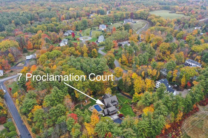 Property Photo:  7 Proclamation Court  NH 03110 
