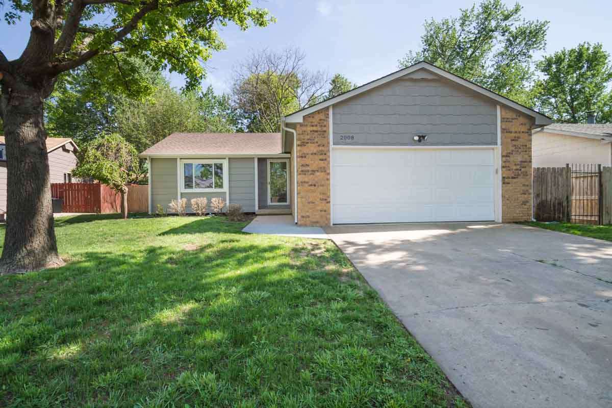 Property Photo: 2008 N Wood Ct KS 67212