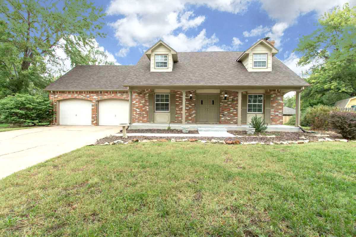 Property Photo:  8500 E Arthur Cir  KS 67207 