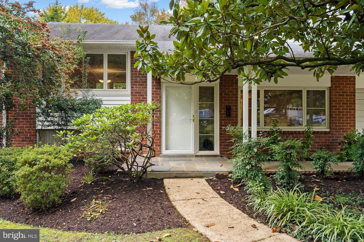 Property Photo: 1804 Bushrod Road VA 22308