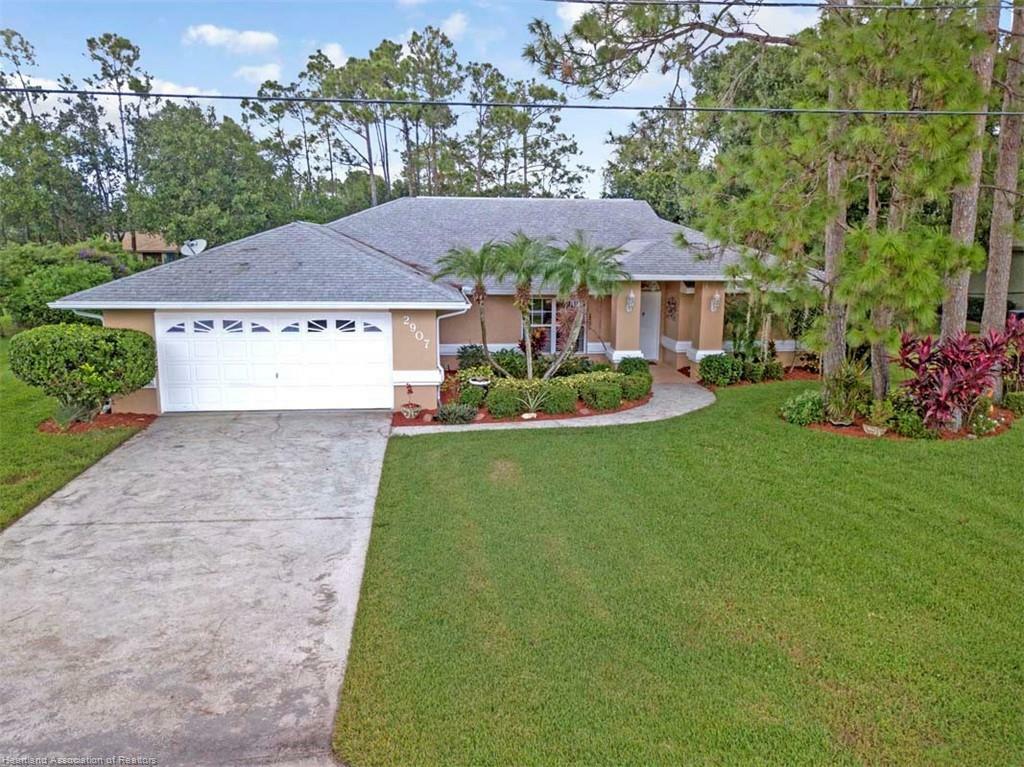 Property Photo:  2907 Par Road  FL 33872 