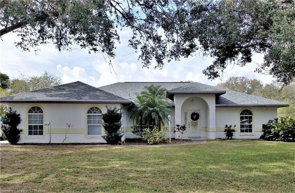 Property Photo:  116 Oak Knolls Circle  FL 33876 