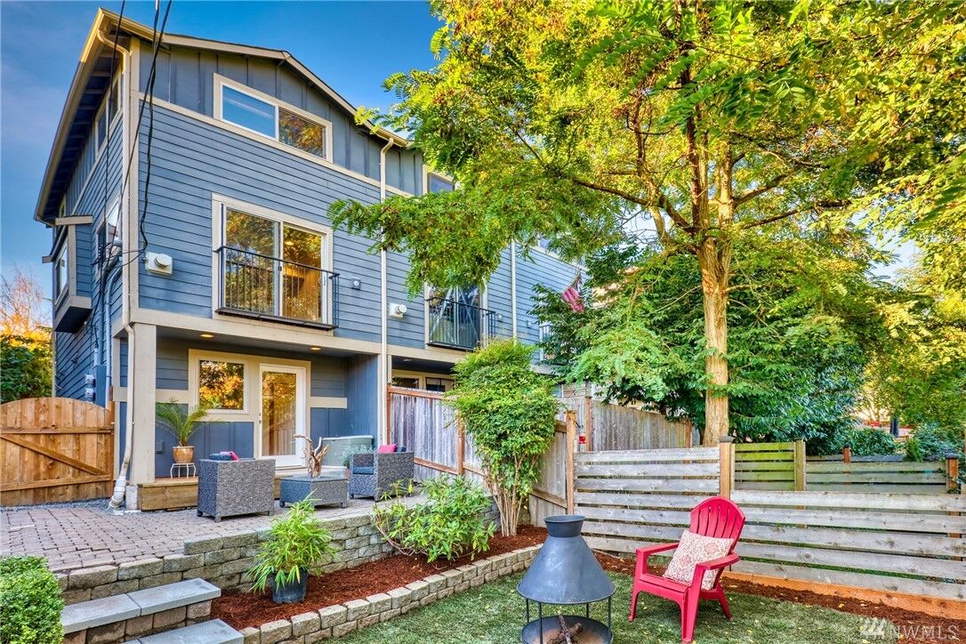 Property Photo:  6330 34th Ave SW C  WA 98126 