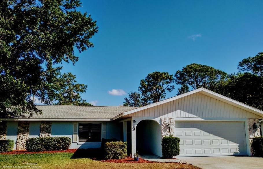 Property Photo:  313 Dove Avenue  FL 33870 