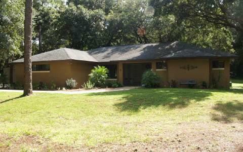 Property Photo:  1135 Peachtree Drive  FL 33852 