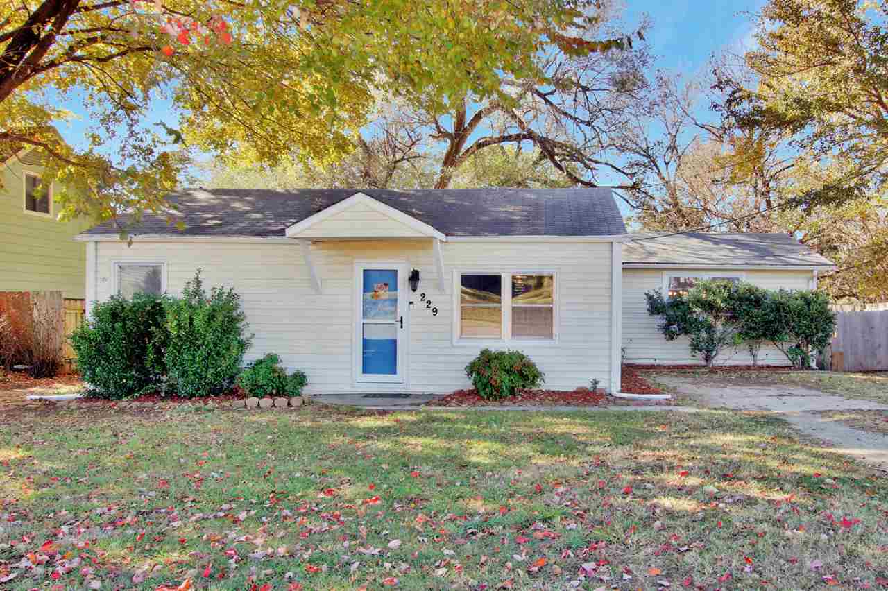 Property Photo: 229 N Westview Dr KS 67037