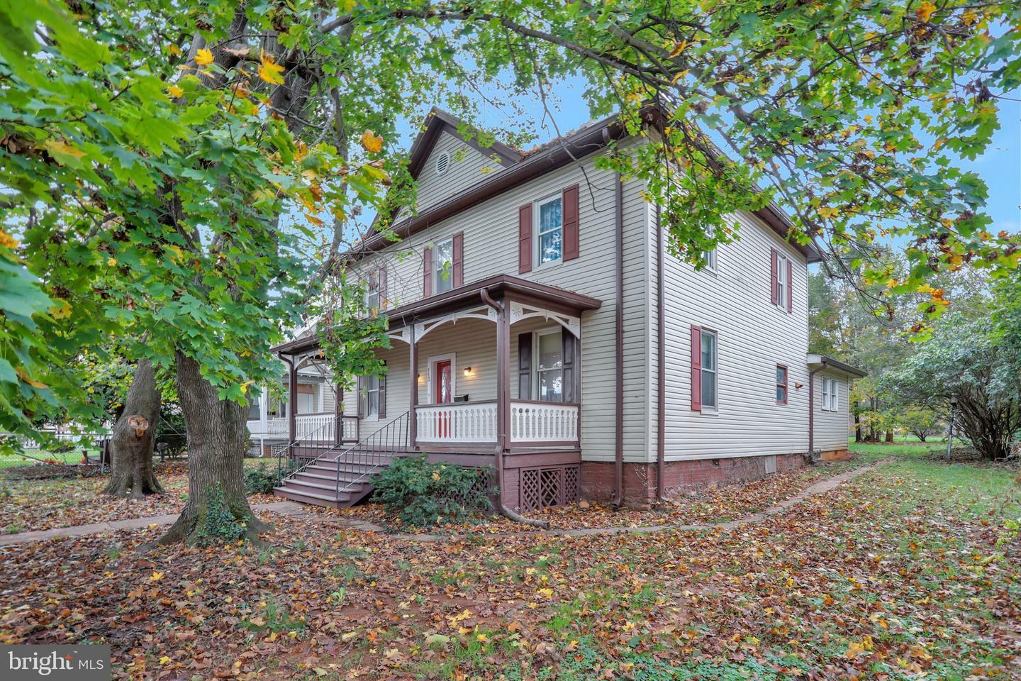 Property Photo:  113 Lee Street  VA 22630 